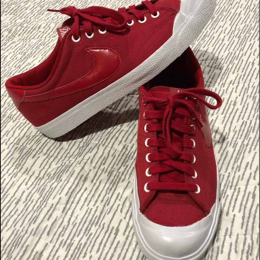 Nike All Court 2